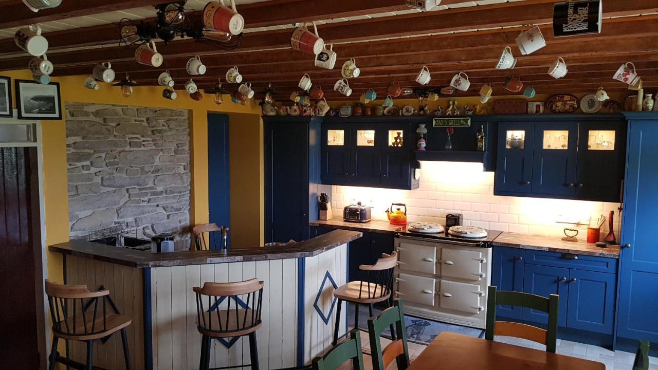Traditional Irish Farmhouse Anascaul Exterior photo